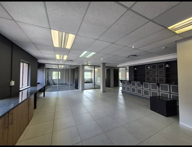240M² OFFICE TO LET IN ILLOVO
